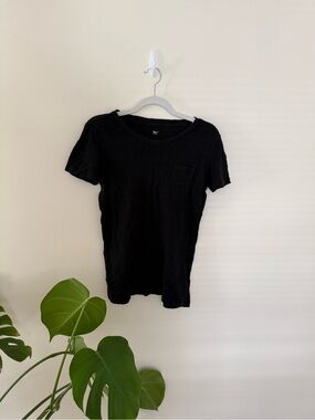 GAP Black Crewneck Short-Sleeve Tee
